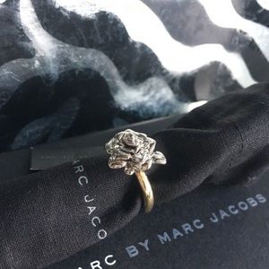 Marc by Marc Jacobs flower ring